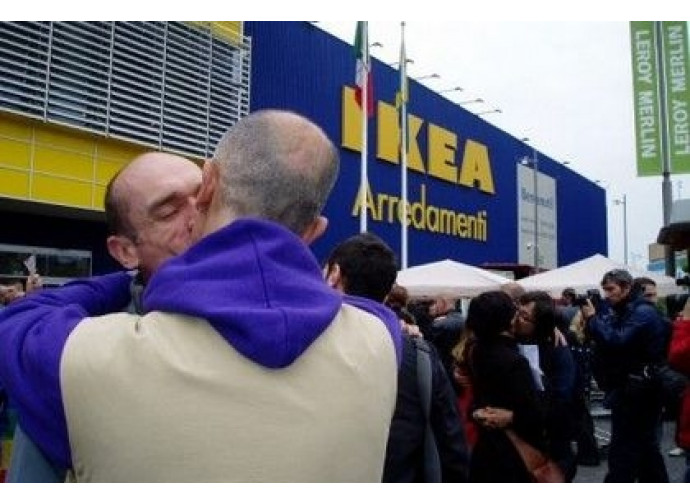Ikea a favore delle unioni gay Ikea a favore delle unioni gay